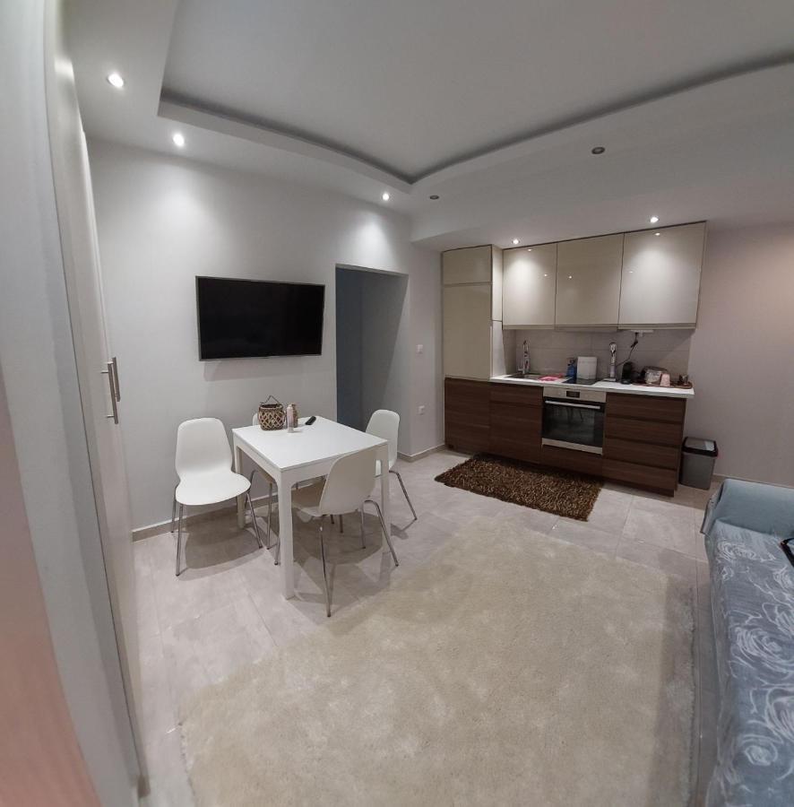 Zeppelin Apartment Loutraki  Exterior photo