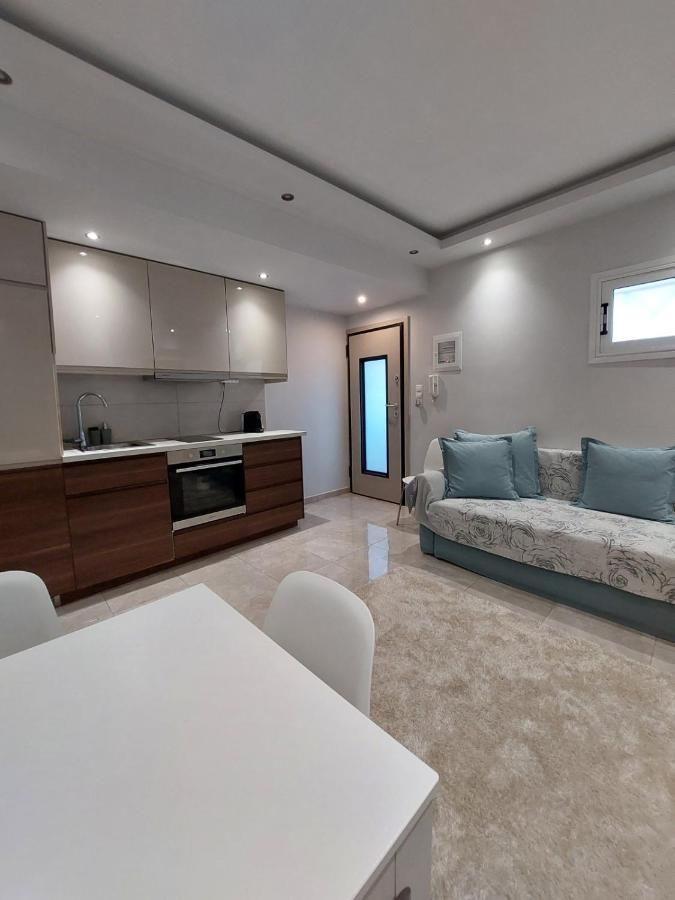 Zeppelin Apartment Loutraki  Exterior photo